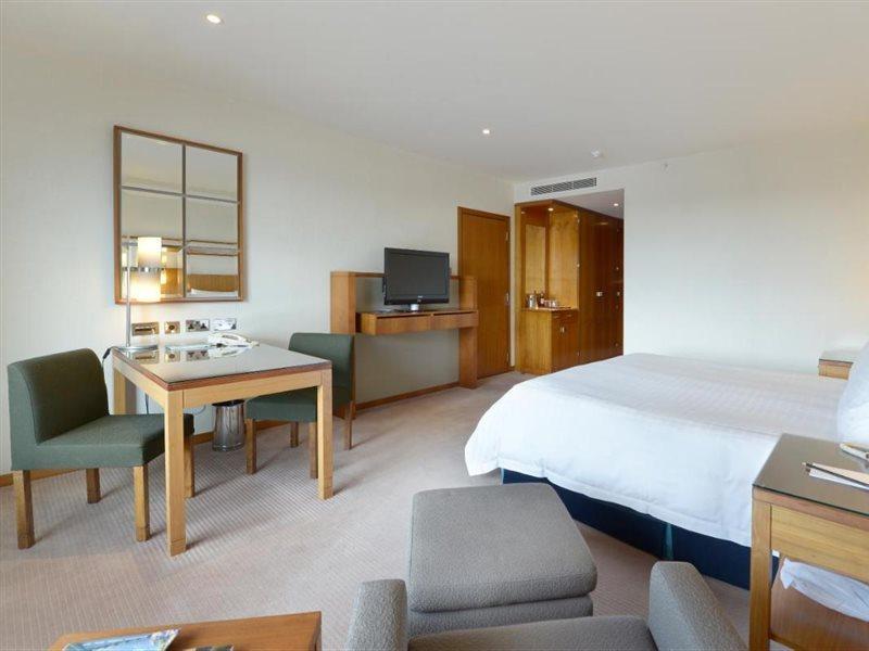 Canary Riverside Plaza Hotel Λονδίνο Εξωτερικό φωτογραφία A room at the hotel