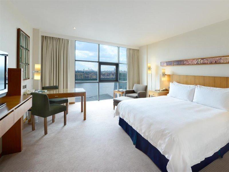 Canary Riverside Plaza Hotel Λονδίνο Εξωτερικό φωτογραφία A room at the InterContinental Sydney