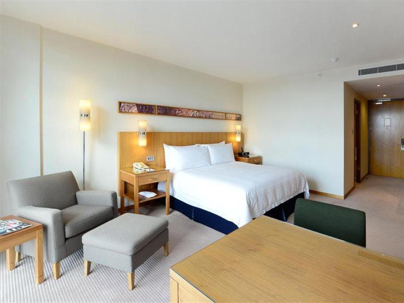 Canary Riverside Plaza Hotel Λονδίνο Εξωτερικό φωτογραφία A room at the hotel