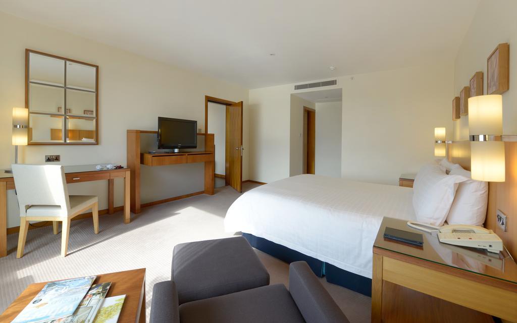 Canary Riverside Plaza Hotel Λονδίνο Εξωτερικό φωτογραφία A room at the hotel