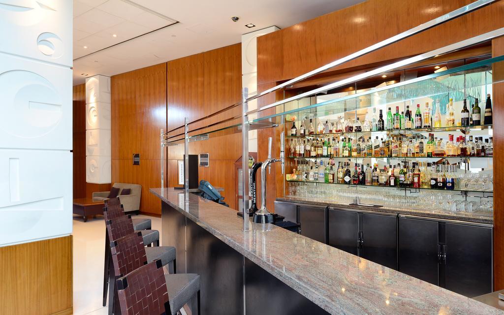Canary Riverside Plaza Hotel Λονδίνο Εξωτερικό φωτογραφία The bar at the 2008-opened lounge