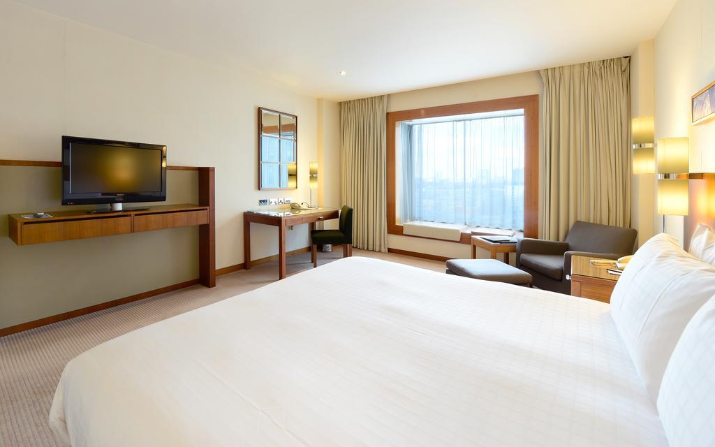 Canary Riverside Plaza Hotel Λονδίνο Εξωτερικό φωτογραφία A typical room at the hotel