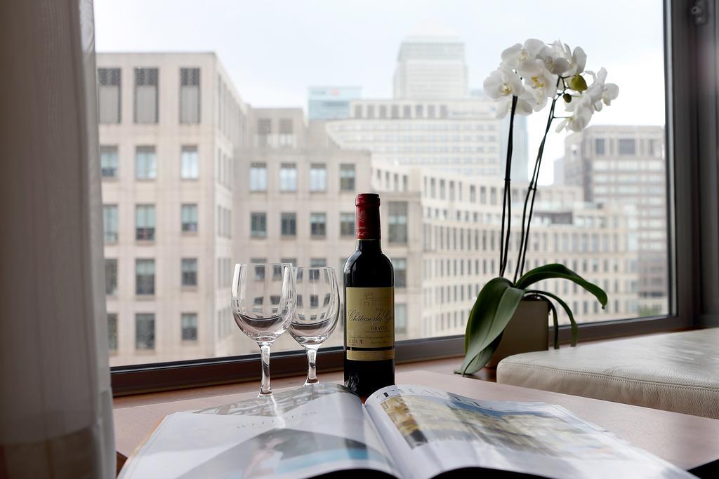 Canary Riverside Plaza Hotel Λονδίνο Εξωτερικό φωτογραφία A view from a suite at the Mandarin Oriental, New York