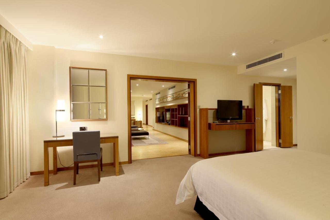 Canary Riverside Plaza Hotel Λονδίνο Εξωτερικό φωτογραφία A suite at the Conrad Dubai